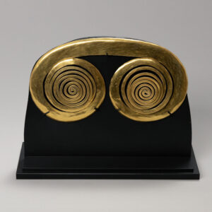 Sinu Gold Spiral Ornament with Eight Circles