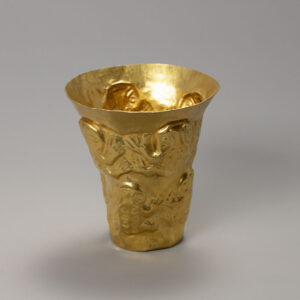 Sicán Flared Gold Beaker with Eight Repoussé and Incised Toads