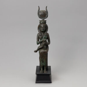 Isis Nursing Harpokrates